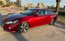 نيسان ألتيما